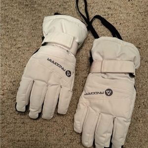 Men and women snow gloves